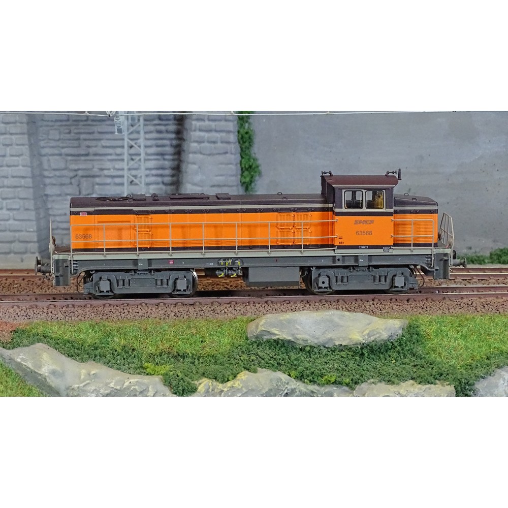 Locomotive diesel BB 63568 Livrée Arzens Orange 435 logo nouille