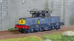 Jouef HJ2449 Locomotive électrique BB 12013, SNCF, livrée bleue/jaune avec plaques rouges Jouef HJ2449 - 1