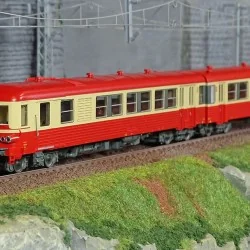 Jouef HJ2614 Autorail EAD X 4317 + remorque XR 8517, SNCF, livrée rouge/beige Jouef HJ2614 - 1
