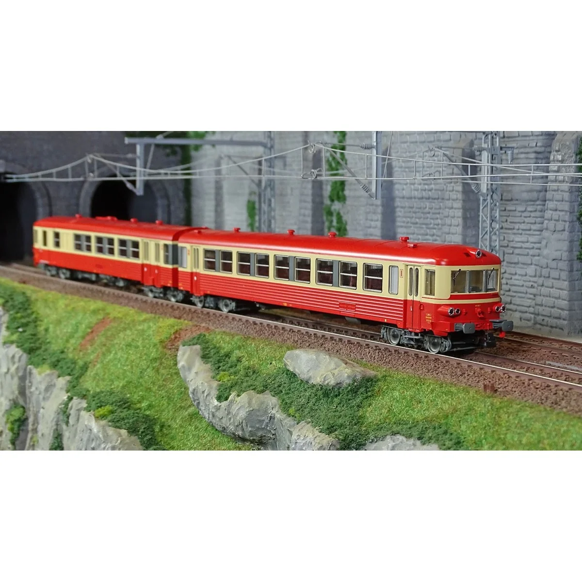 Jouef HJ2614 EAD X 4317 railcar + XR 8517 trailer, SNCF, red/beige ...