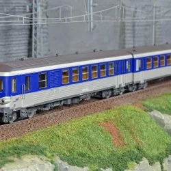 Jouef HJ2615 Autorail EAD XBD 4717 + remorque XRABx 8714, SNCF, livrée argent/bleue, logo Casquette Jouef HJ2615 - 1
