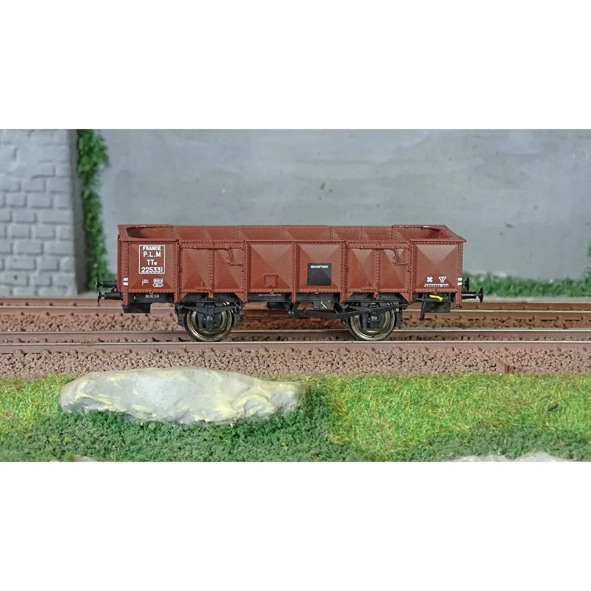 Ree Modeles WB815 PLM Tipper Wagon, 4 doors, red sheet metal - WB-815