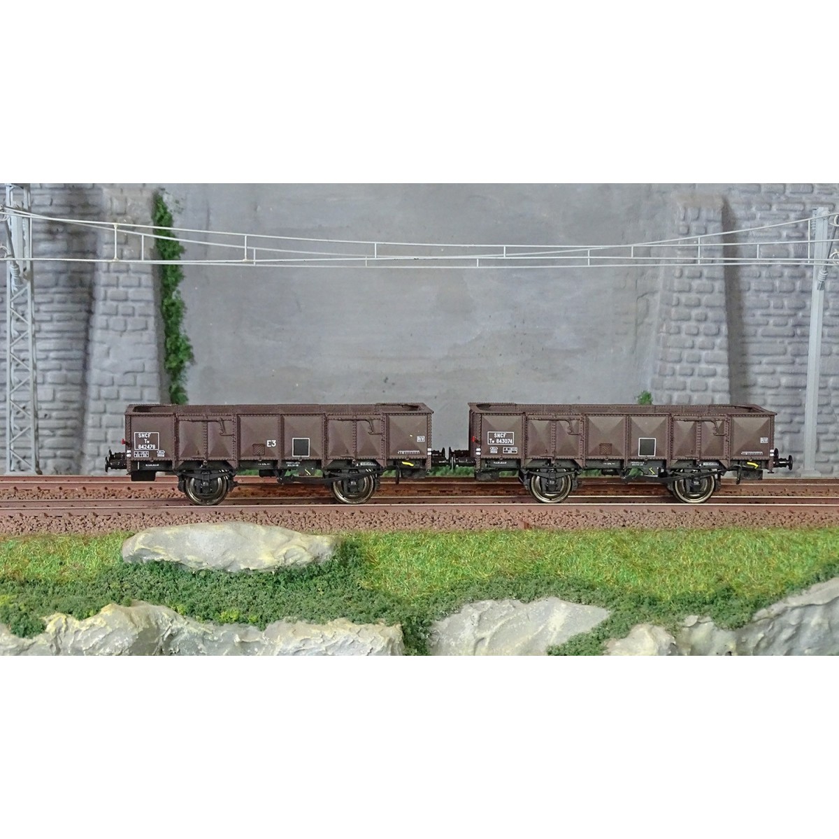 Ree Modeles WB822 Set of 2 ex-PLM, SNCF, 4-door, brown sheet metal ...