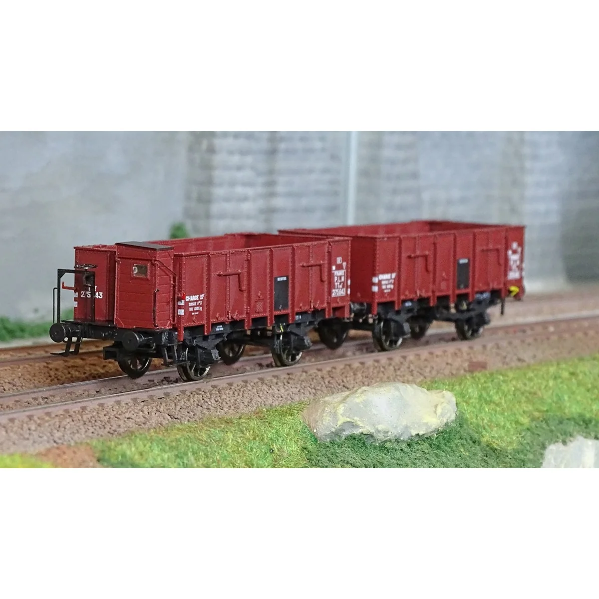 Ree Modeles WB827 Set of 2 OCEM 19 tipper wagons, brown, sheet meta...