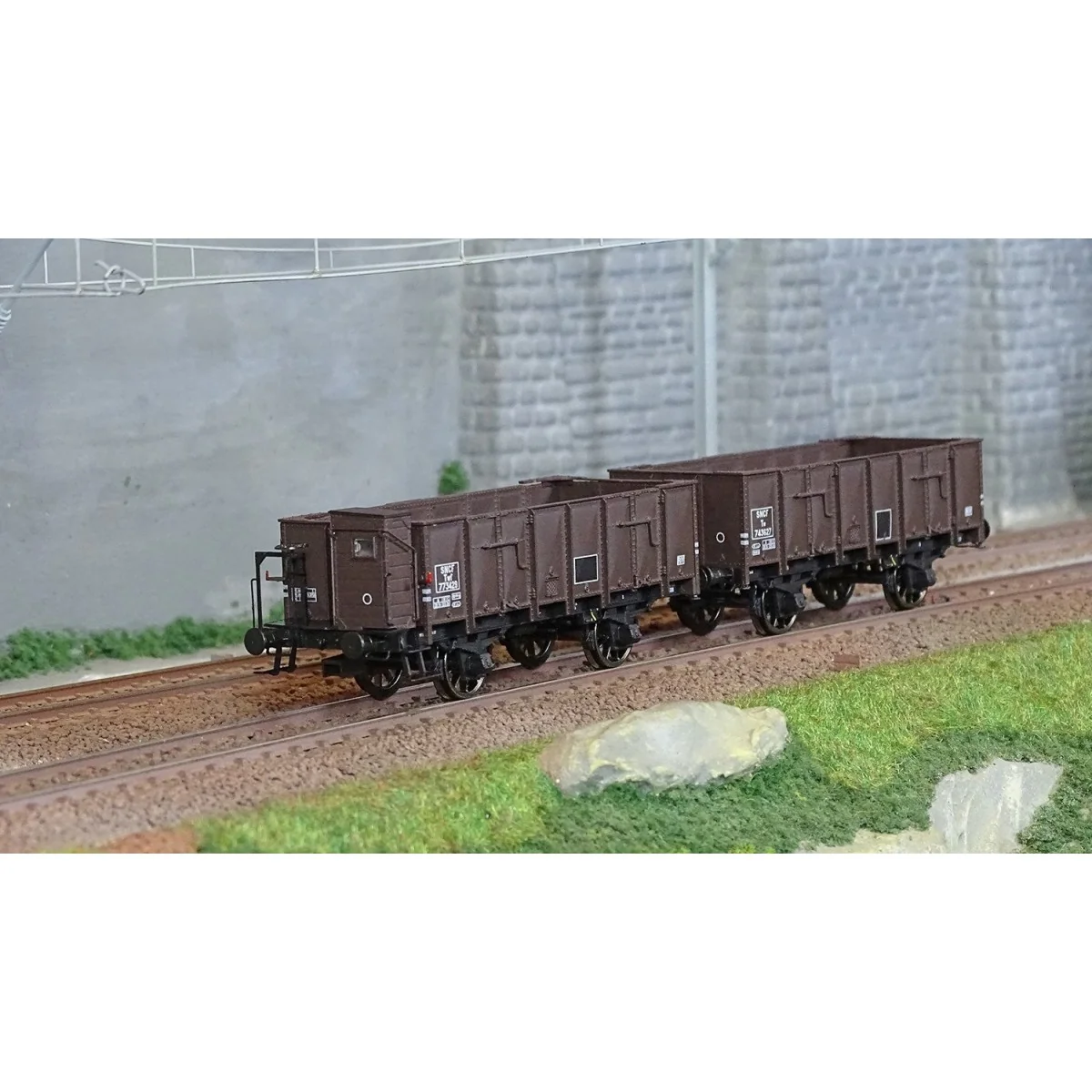 Ree Modeles WB836 Set of 2 OCEM 19 tipper wagons, brown, sheet meta...