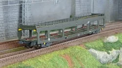 Jouef HJ4188 DD DEV 66 car transporter wagon, delivered in green wi...