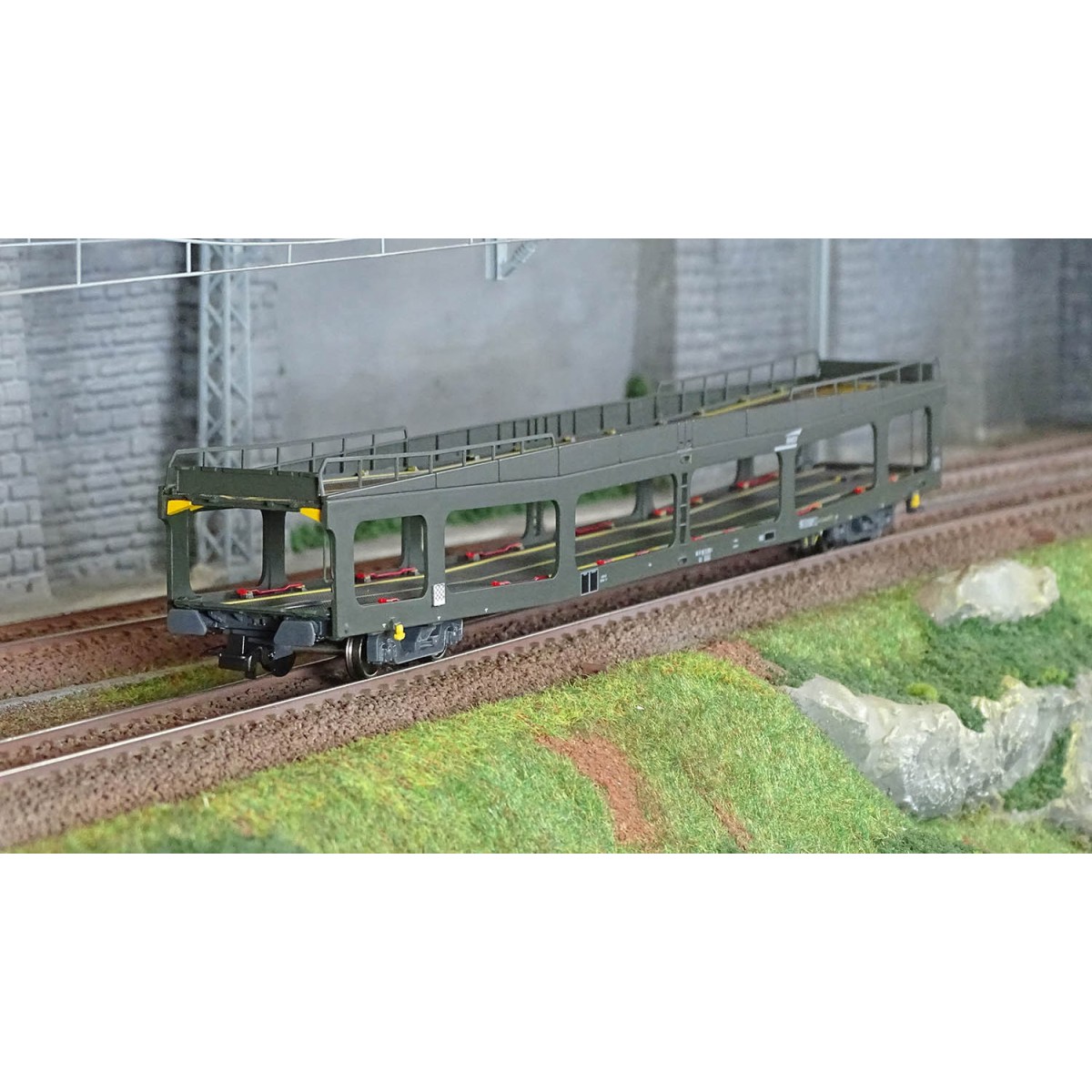 Jouef HJ4188 Wagon porte-auto DD DEV 66, livré vert avec logo casquette blanc, SNCF Jouef HJ4188 - 1