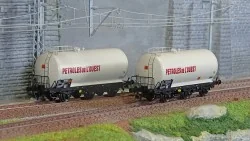 Jouef HJ6249 Set of 2 three-axle tank wagons, Petroles de L'Ouest, ...