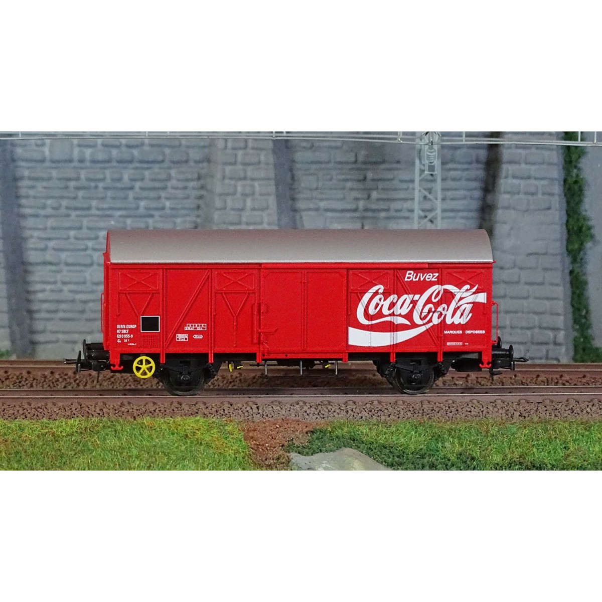 Jouef HJ6254 Covered wagon with G4 axles and smooth sides, Coca-Col...