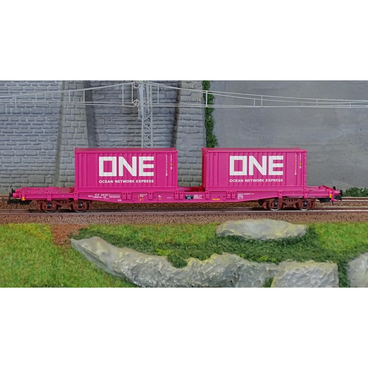 Jouef HJ6261 S70 bogie container wagon, TOUAX, loaded with 2 x 20' ... Jouef HJ6261 S70 bogie container wagon, TOUAX, loaded with 2 x 20' ...