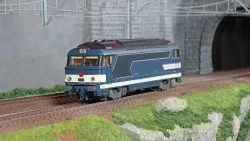 Ree Modeles MB150 Locomotive diesel BB 67047, Livrée Bleue, plaque Mistral, SNCF, dépôt Nimes Ree Modeles MB-150 - 1