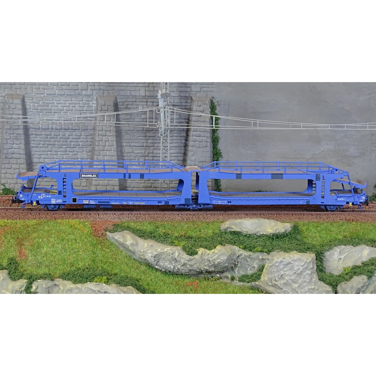 Jouef HJ6267 Laeks 3-axle articulated car transporter wagon, Brambl...