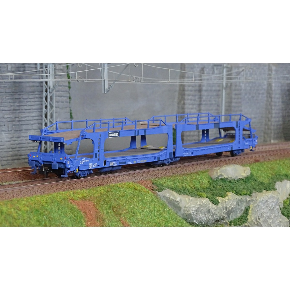 Jouef HJ6267 Laeks 3-axle articulated car transporter wagon, Brambl...