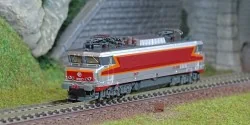 Arnold HN2585S Locomotive électrique CC 21001, SNCF, livrée argent, échelle N, sonore Arnold HN2585S - 1