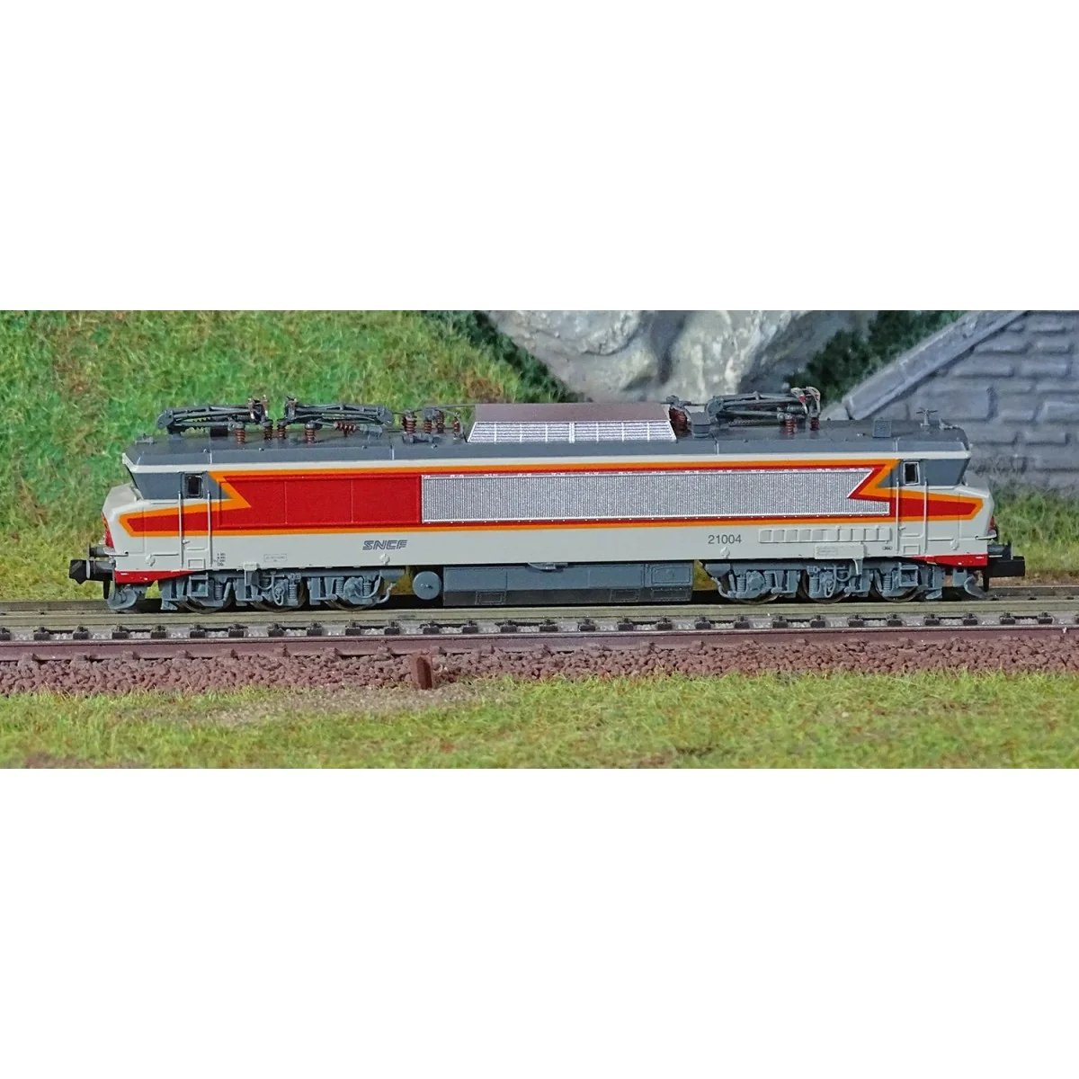 Arnold HN2586S CC 21004 electric locomotive, SNCF, Concrete livery,...