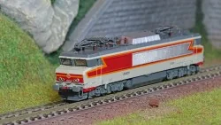 Arnold HN2586S Locomotive électrique CC 21004, SNCF, livrée Béton, logo nouille, échelle N, sonore Arnold HN2586S - 1