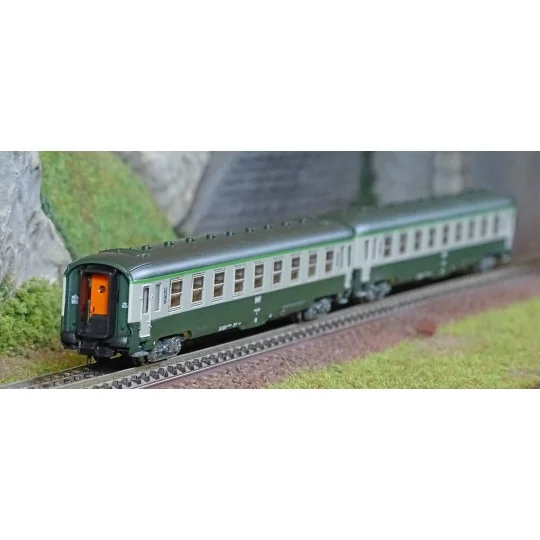 HN4448-Arnold HN4448 Set of 2 DEV AO coaches, B9, green/grey livery, framed logo, SNCF, N scale