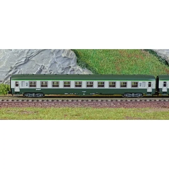 HN4449-Arnold HN4449 Set of 2 DEV AO coaches, B10, green/grey livery, Nouille logo, SNCF, N scale