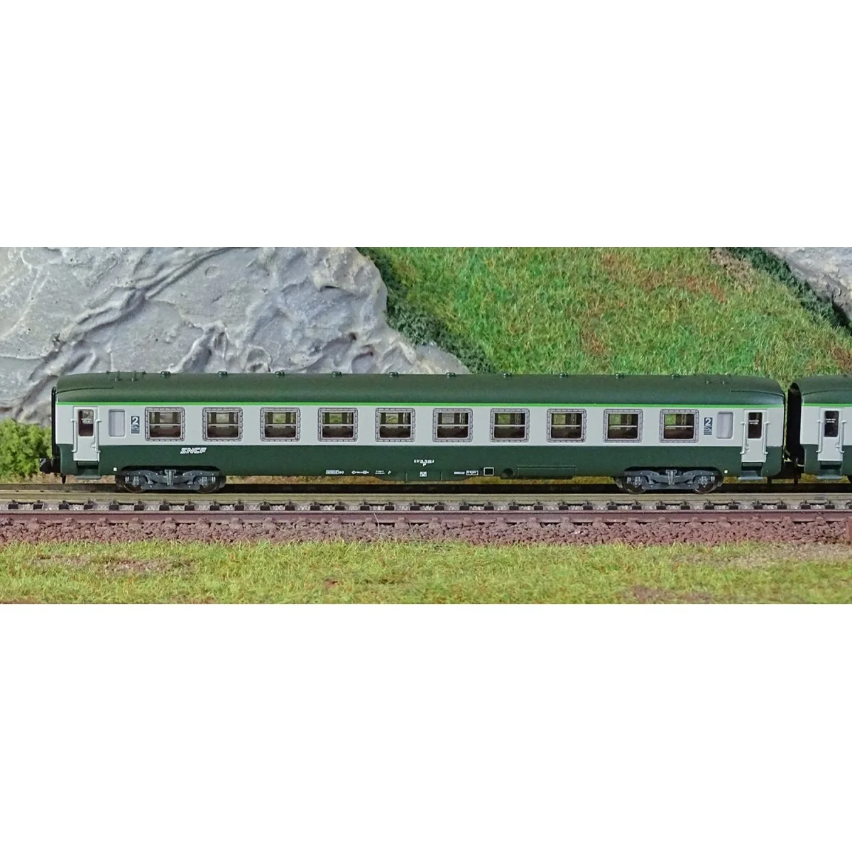 Arnold HN4449 Set de 2 voitures DEV AO, B10, livrée verte/grise, logo Nouille, SNCF, échelle N Arnold HN4449 - 2