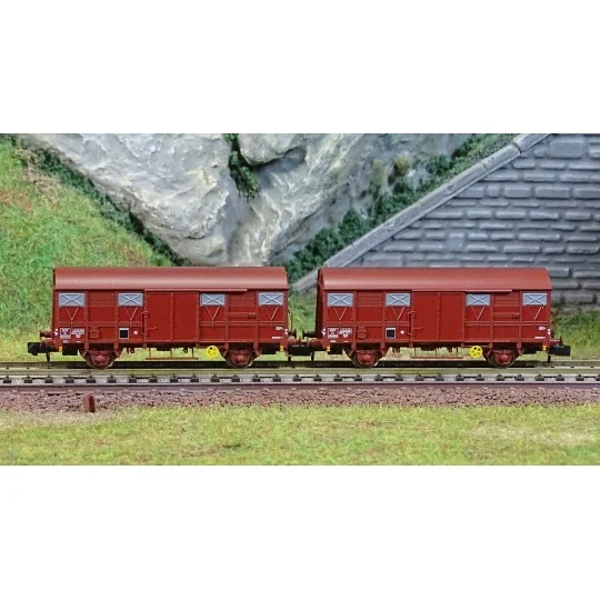 HN6570-Arnold HN6570 Set of 2 Permaplex type Kv covered wagons, brown livery, SNCF, N scale