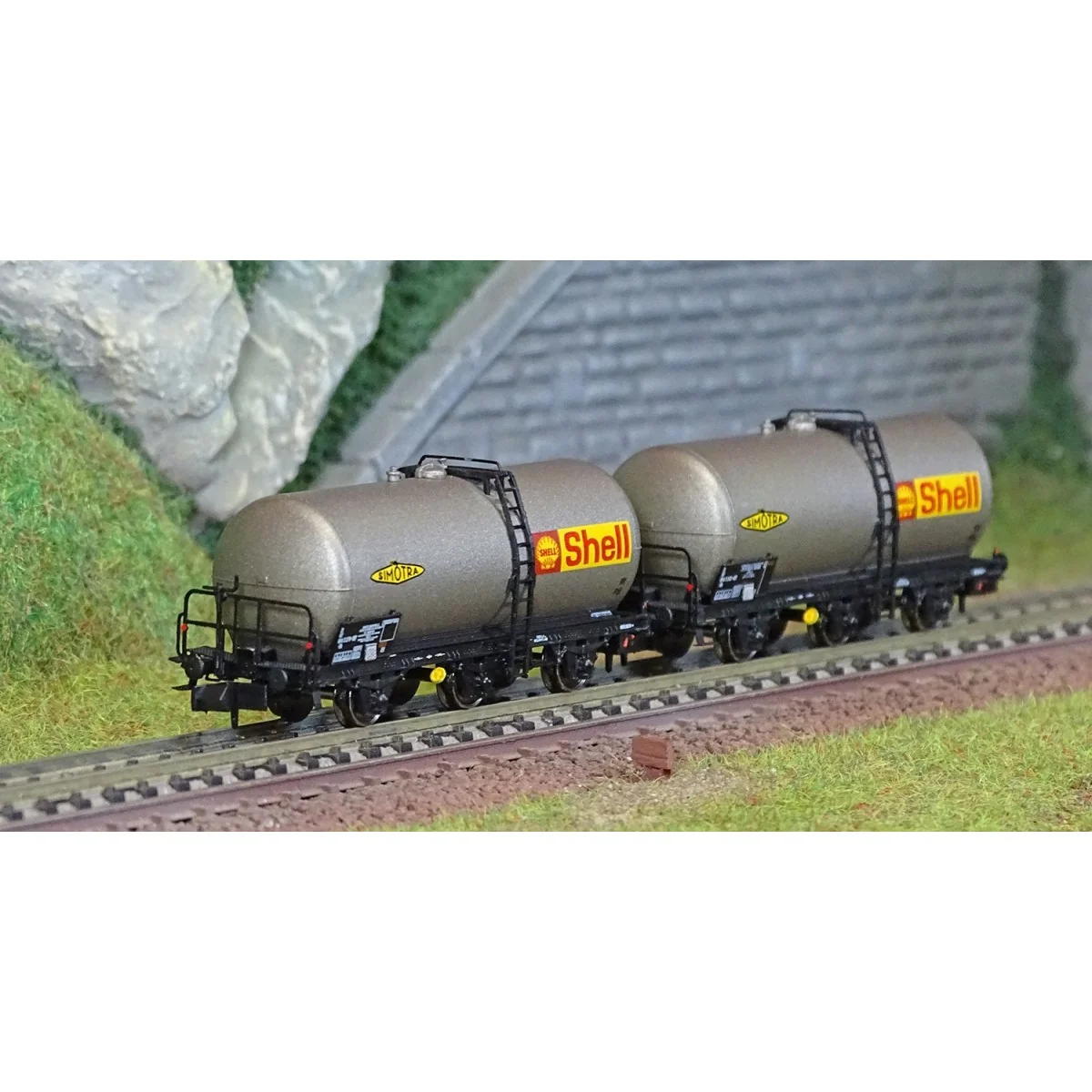 Arnold HN6609 Set de 2 wagons citernes à 3 essieux Uh, SNCF, Shell, échelle N Arnold HN6609 - 1