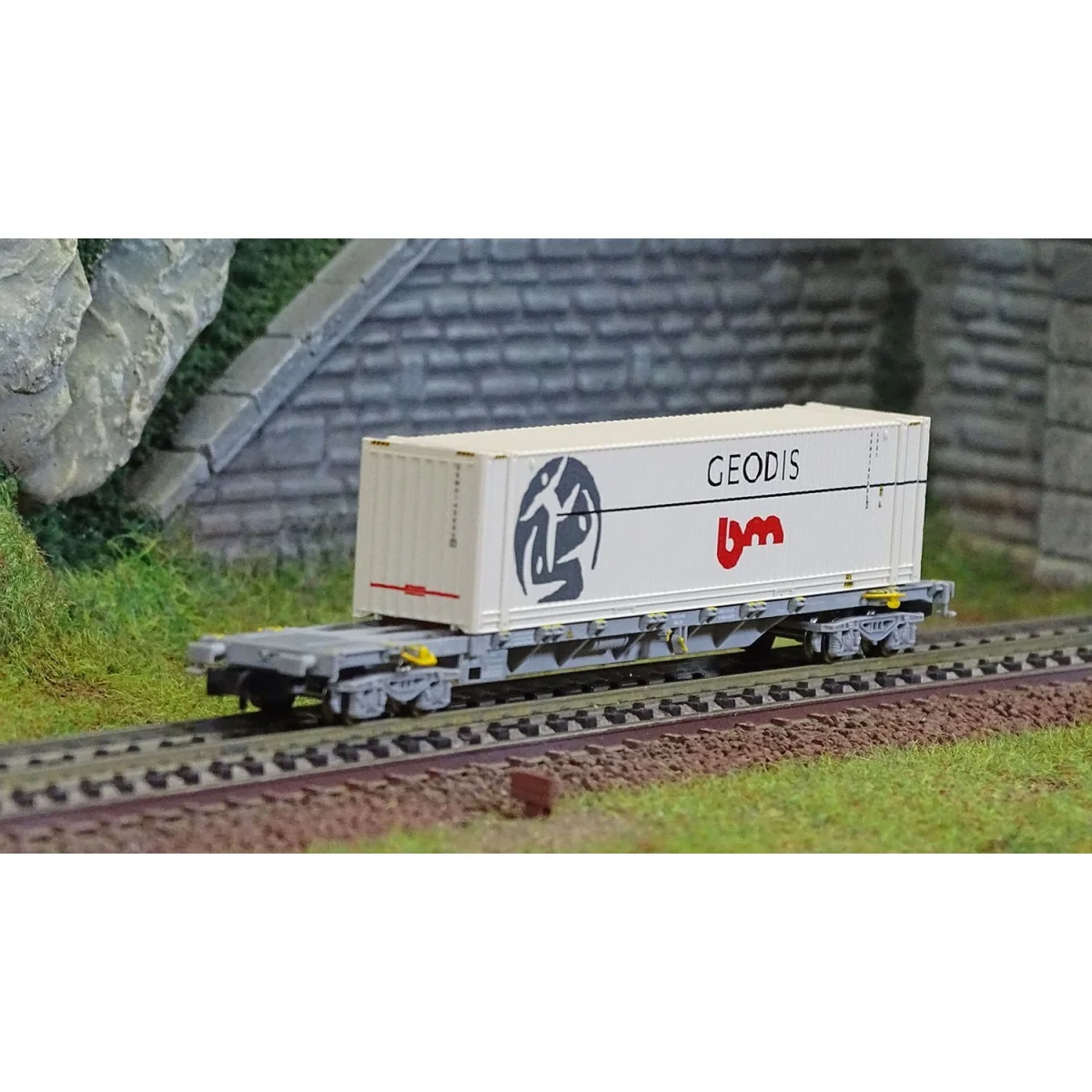 Arnold HN6649 Sgss type bogie container wagon, F-NOVA, with 45' Geo... Arnold HN6649 Sgss type bogie container wagon, F-NOVA, with 45' Geo...