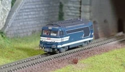 REE Modeles NW323 Locomotive diesel BB 67009, livrée bleue à plaques, dépôt Nevers Ree Modeles NW-323 - 1