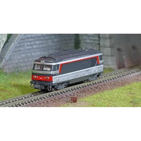 NW-326-REE Modeles NW326 BB 67371 diesel locomotive, multi-service livery, Chambéry depot