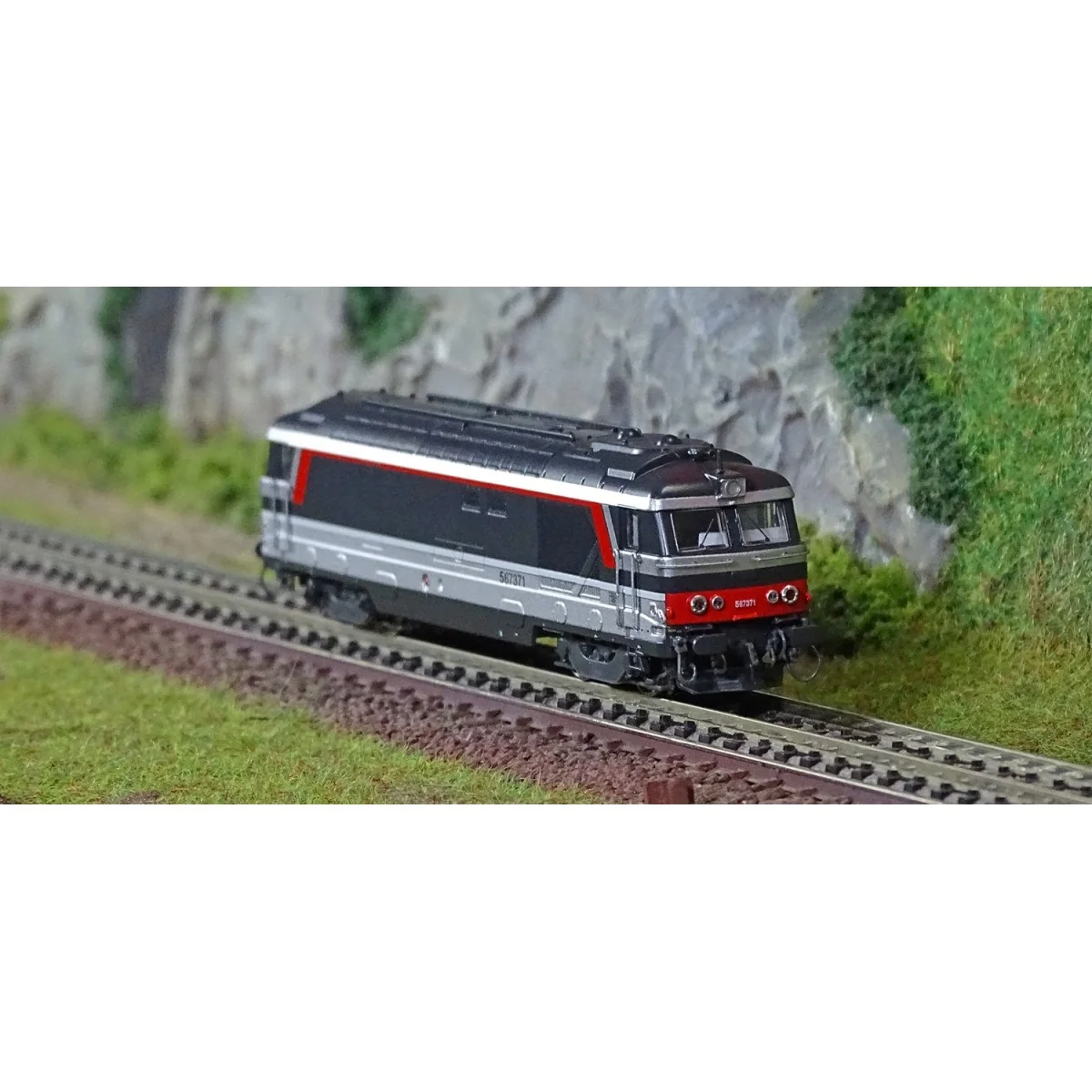 REE Modeles NW326 BB 67371 diesel locomotive, multi-service livery,...