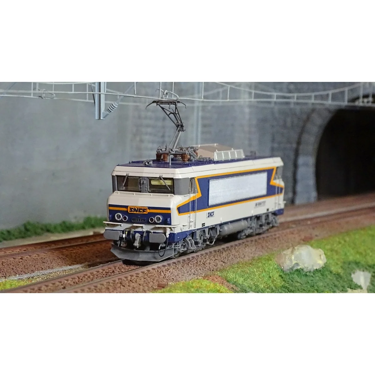 LS Models 10488 BB 10004 Electric Locomotive, SNCF, Silver Grey/TEN...
