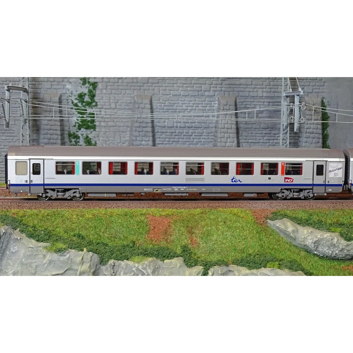 LS Models 41202 Set of 3 VTU A5B5/B10/B10 coaches, TER Rhone-Alpes ...