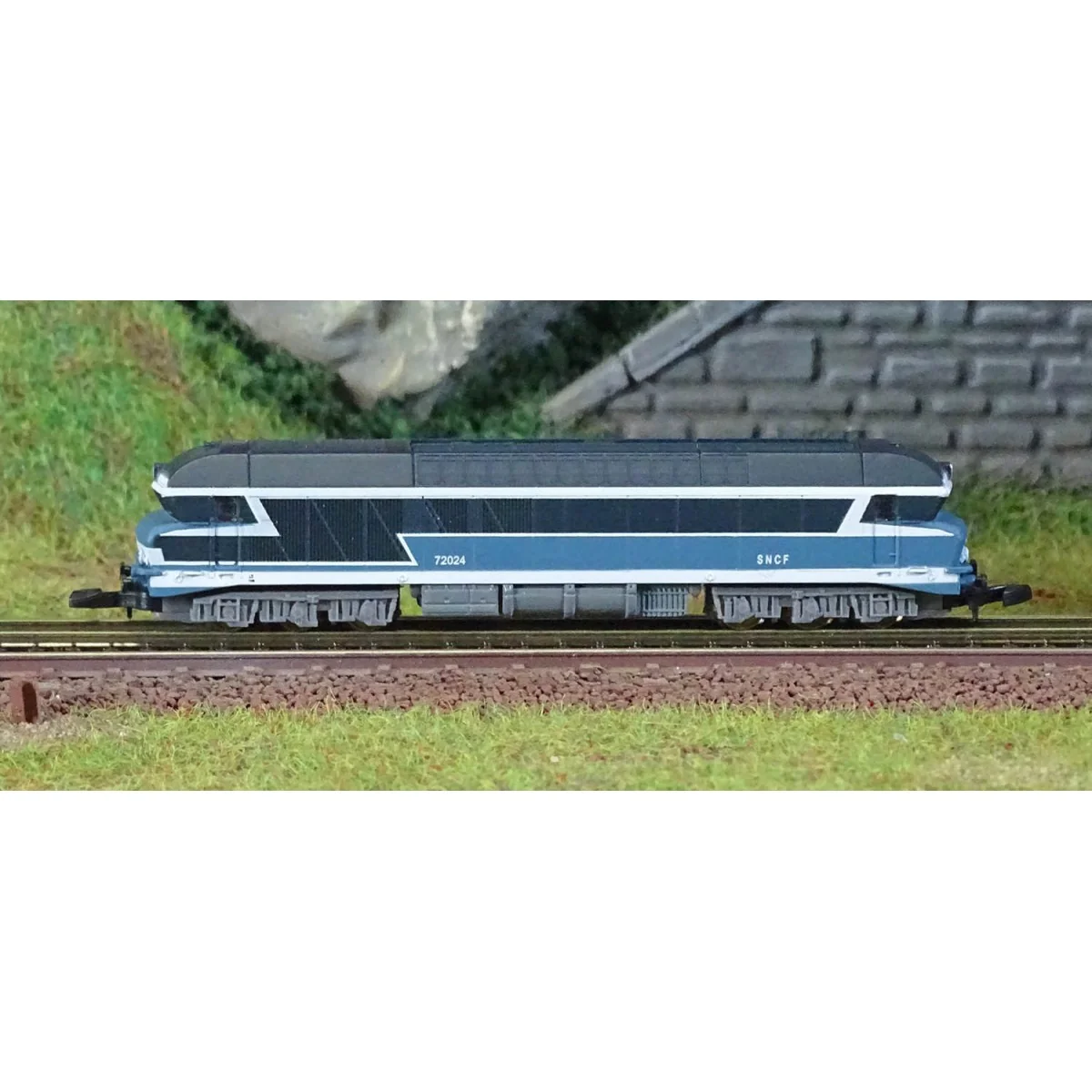 Azar L02-BL2A Locomotive diesel CC 72024, SNCF, livrée bleue, échelle Z AZAR Models AZAR_L02-BL2A - 2