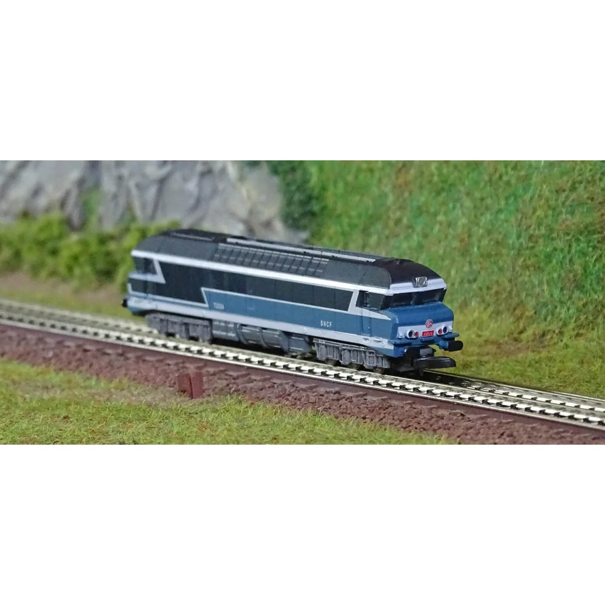 Azar L02-BL2A Locomotive diesel CC 72024, SNCF, livrée bleue, échelle Z AZAR Models AZAR_L02-BL2A - 3