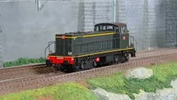 R37 HO41101 Locomotive diesel 040 DE 503, SNCF, livrée verte et bandes oranges, dépôt Nîmes Rail 37 - R37 R37_HO41101 - 1