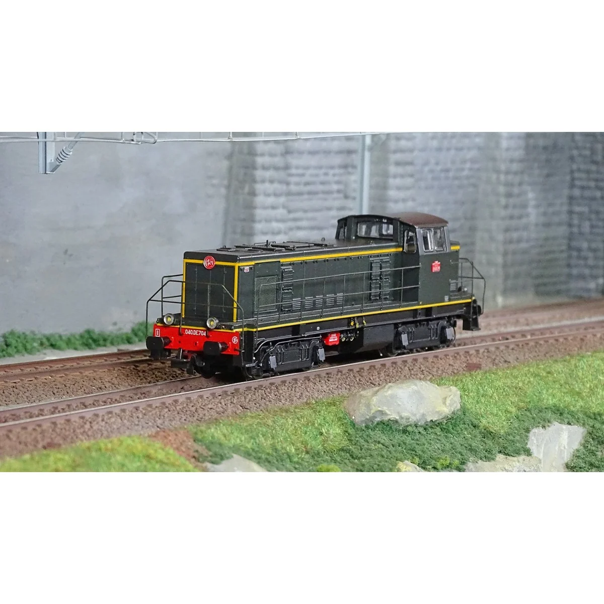 R37 HO41104DS 040 DE 704 diesel locomotive, SNCF, green livery with...