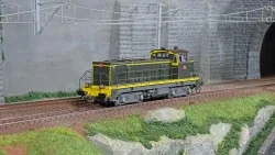 R37 HO41108 Locomotive diesel BB 63818 UM, SNCF, livrée verte et bandes jaunes, dépôt Vénissieux Rail 37 - R37 R37_HO41108 - 1