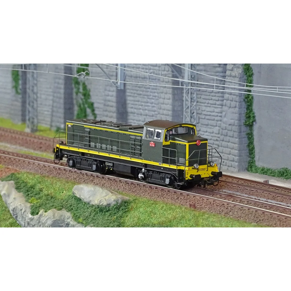 R37 HO41111 Locomotive diesel BB63901 1.5Kv, SNCF, livrée verte et bandes jaunes, dépôt La Plaine Rail 37 - R37 R37_HO41111 - 3