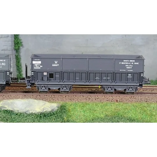 Lsm_31105-Ls Models 31105 Set of 2 DM hopper wagons, REDANGE-DILLING and SOCIETE MINIERE ET INDUSTRIELLE DE ROUGE