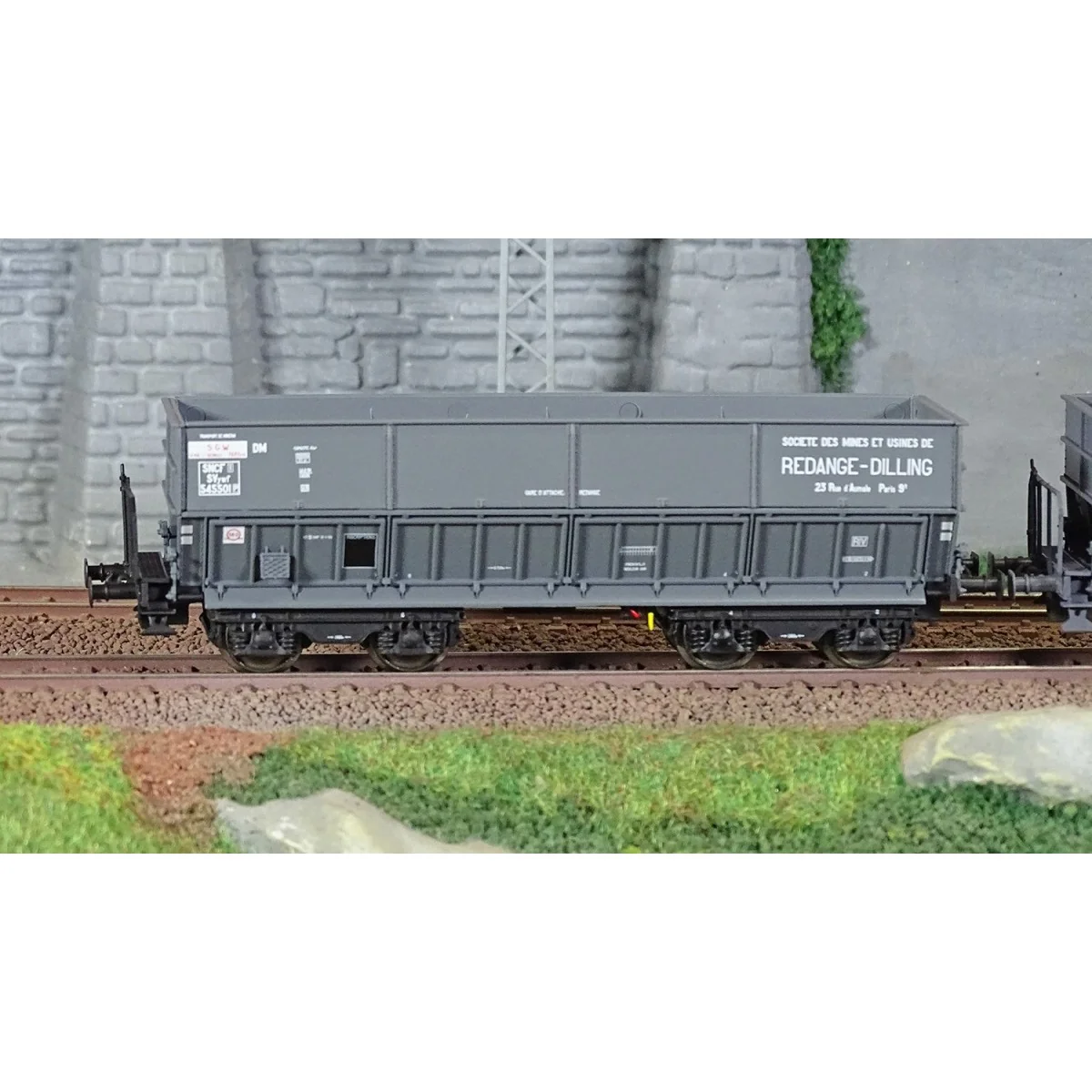 Ls Models 31105 Set of 2 DM hopper wagons, REDANGE-DILLING and SOCI...