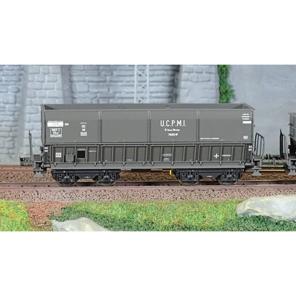 LS Models 31107 Set of 2 Hopper Wagons DM + DMH, UCPMI LS Models 31107 Set of 2 Hopper Wagons DM + DMH, UCPMI