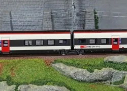 Trix 23282 Set of 2 additional 2nd class carriages RABe 501 Giruno SBB
