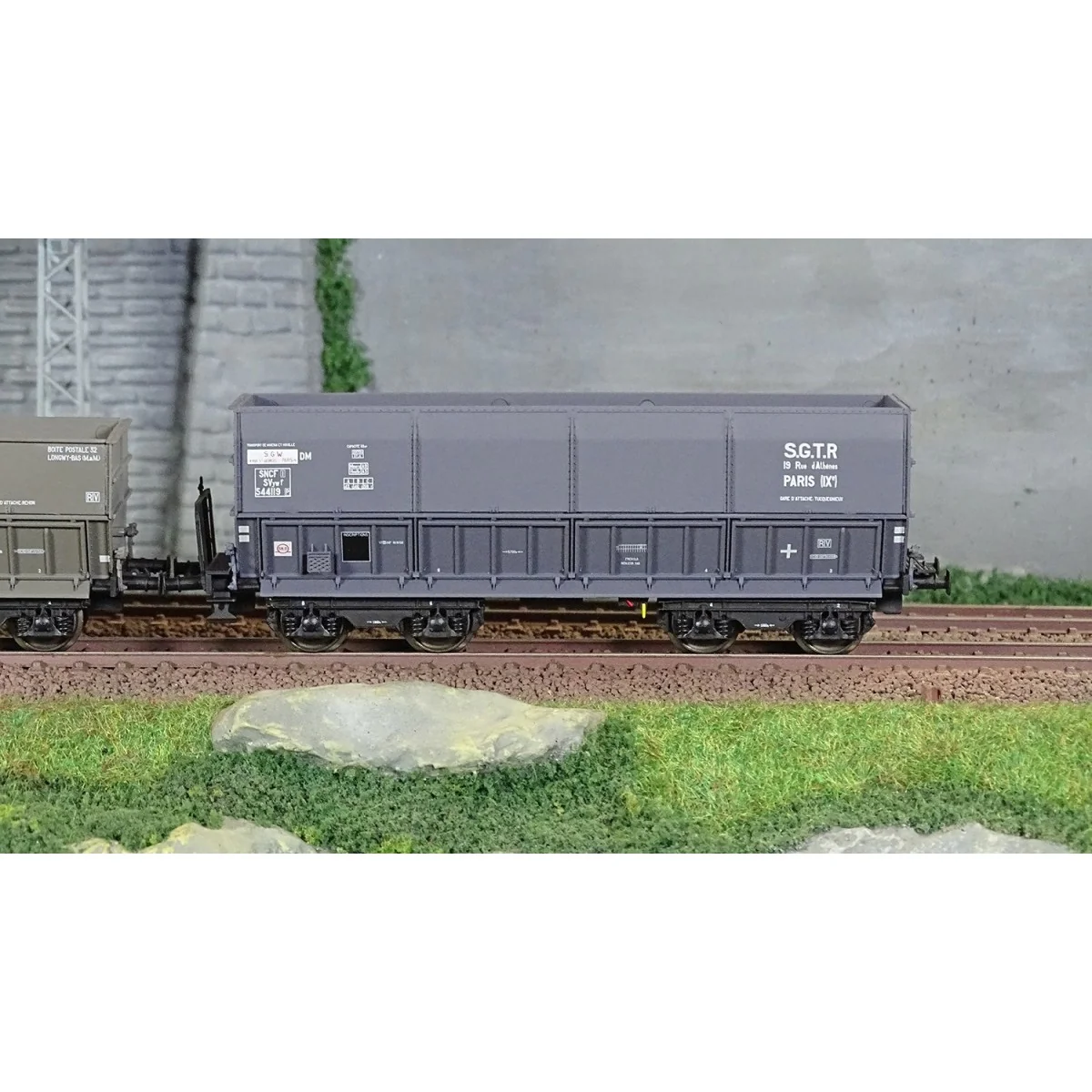 LS Models 31109 Set of 2 Hopper Wagons DM + DMH, REHON and SGTR - L...