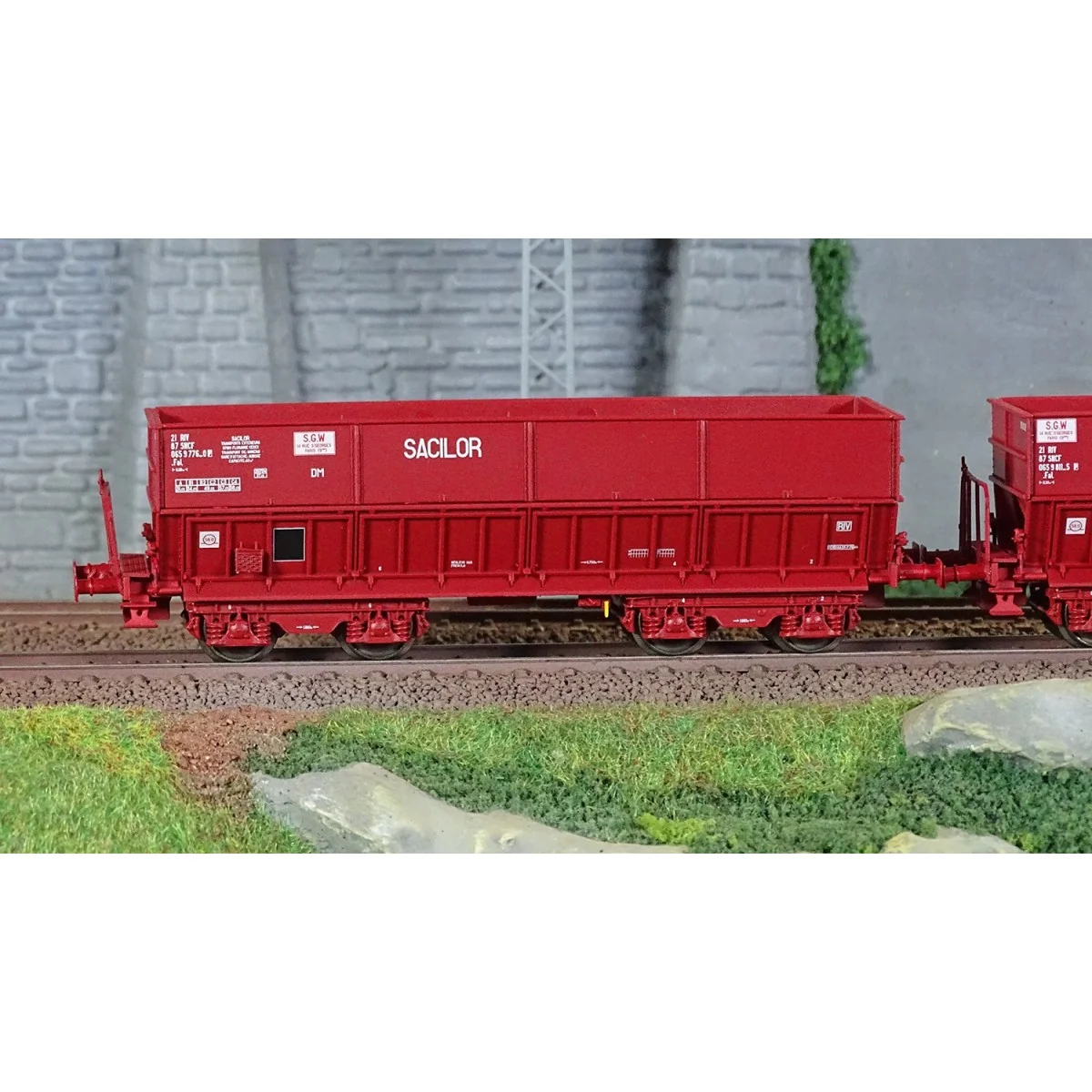 Ls Models 31113 Set of 2 DM hopper wagons, SACILOR Ls Models 31113 Set of 2 DM hopper wagons, SACILOR