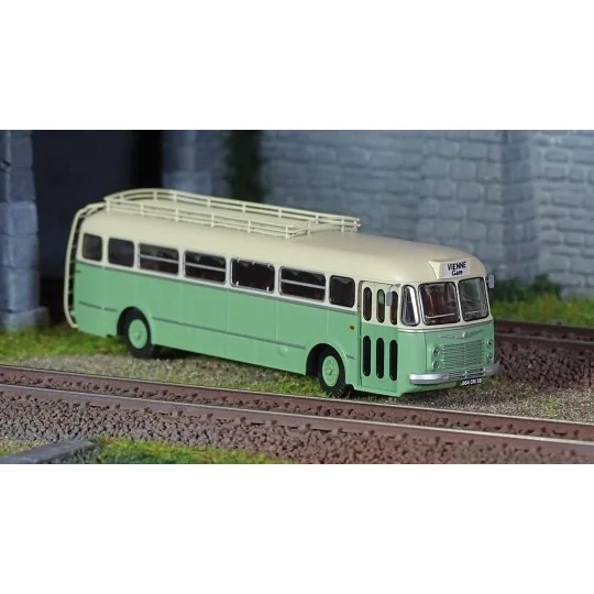 CB-133-Ree Modeles CB133 Renault R4190 Coach, Green and Cream, VIENNE (38)