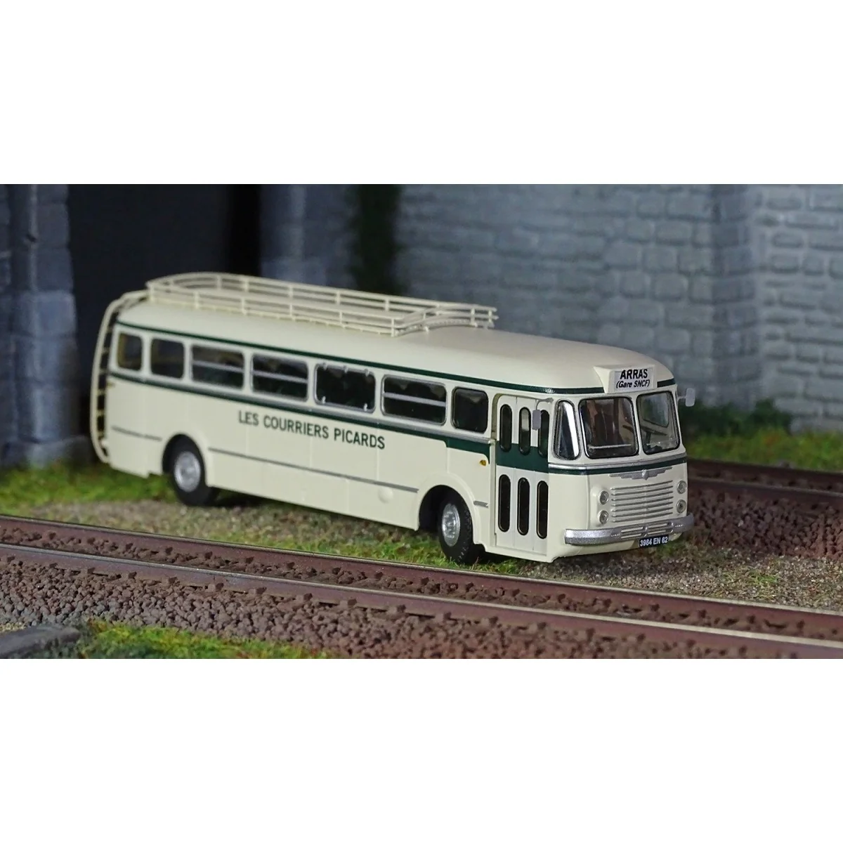Ree Modeles CB137 Renault R4190 Cream Coach, LES COURRIERS PICARD (...