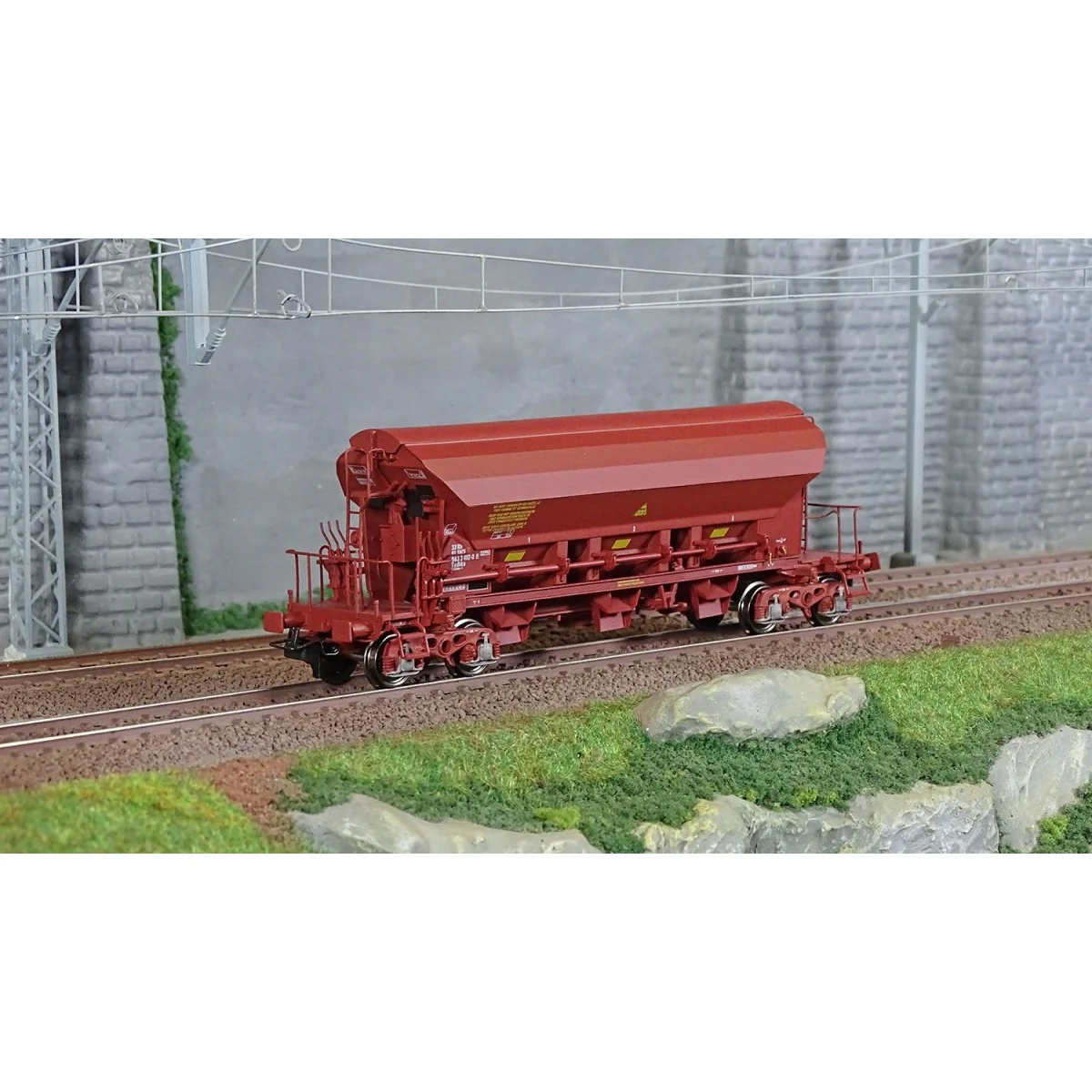 Ree models WB843 Hopper wagon T8 Tadkks, SNCF, ep. IV-V - WB-843