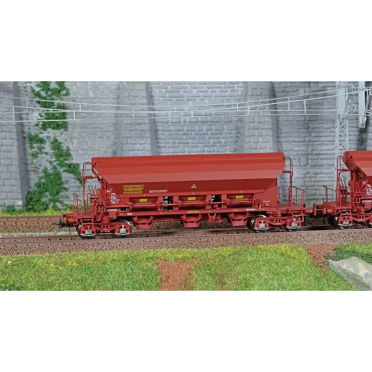 Ree models WB844 Set of 3 T8 Tadkks hopper wagons, SNCF, ep. IV-V -...