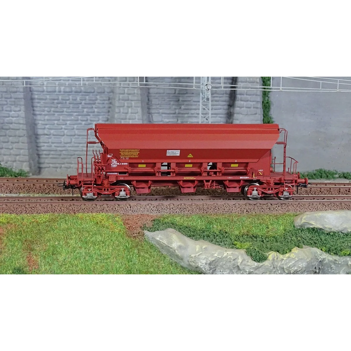 Ree models WB845 T8 hopper wagon Tadkks, SNCF, ep. VI - WB-845