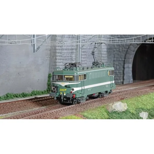 LS Models 10250S BB 9525 electric locomotive, SNCF, green, Béziers ... Lsm_10250S-LS Models 10250S BB 9525 electric locomotive, SNCF, green, Béziers livery, white logo, Avignon, digital sound