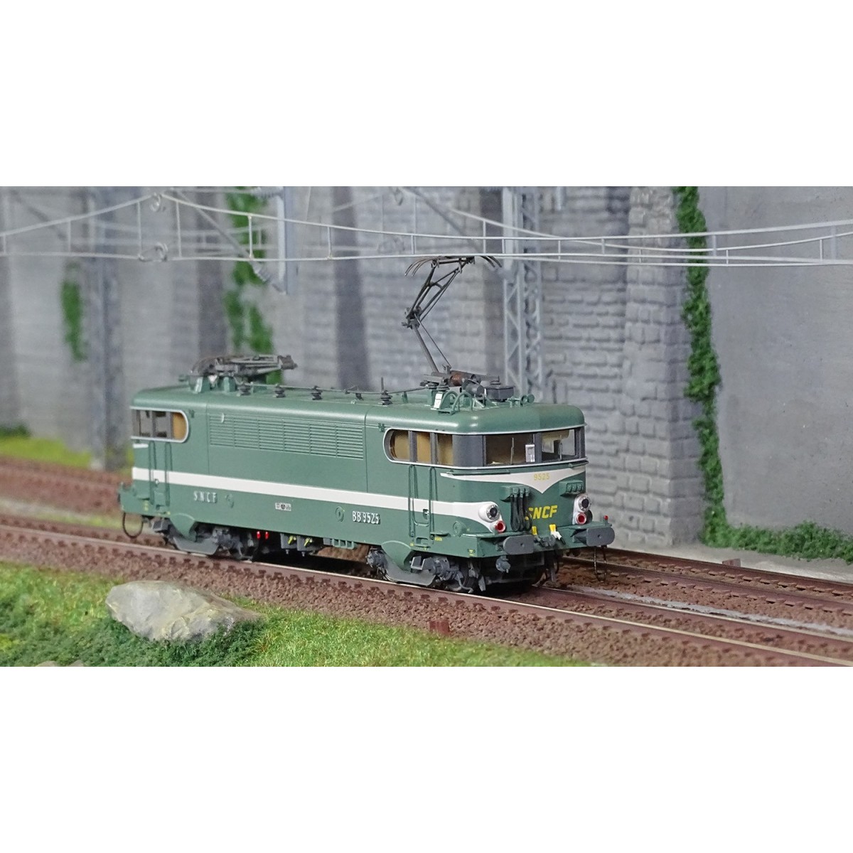 LS Models 10250S BB 9525 electric locomotive, SNCF, green, Béziers ...